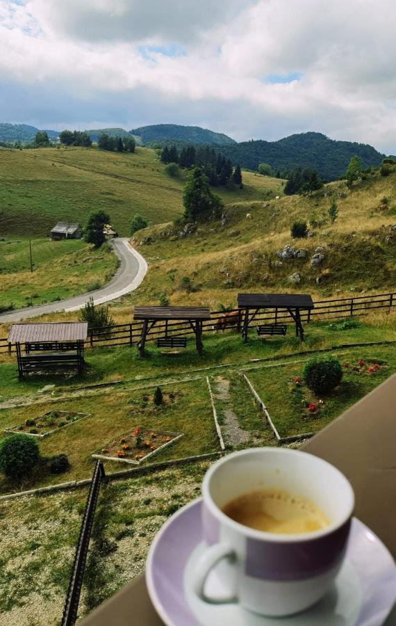 Pensiunea Crai Nou Sirnea Bagian luar foto