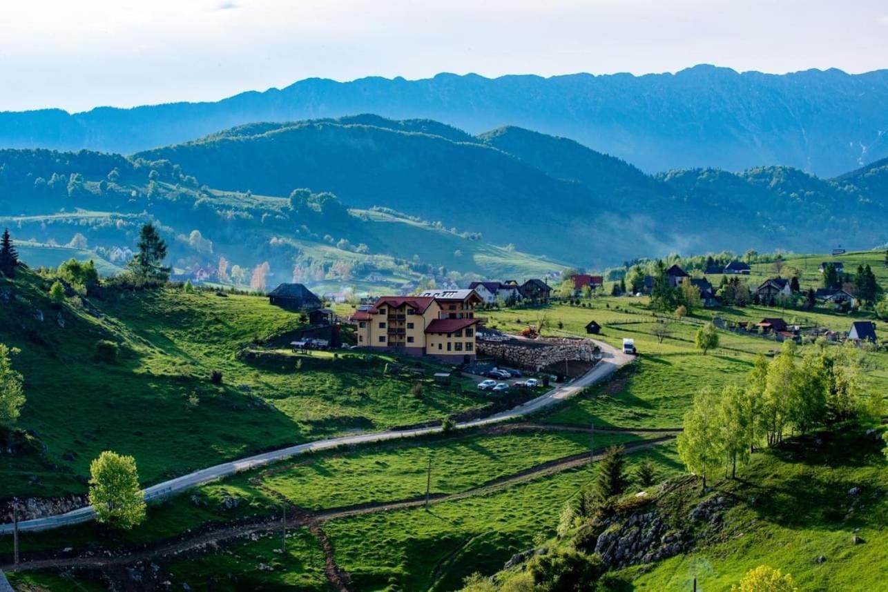 Pensiunea Crai Nou Sirnea Bagian luar foto